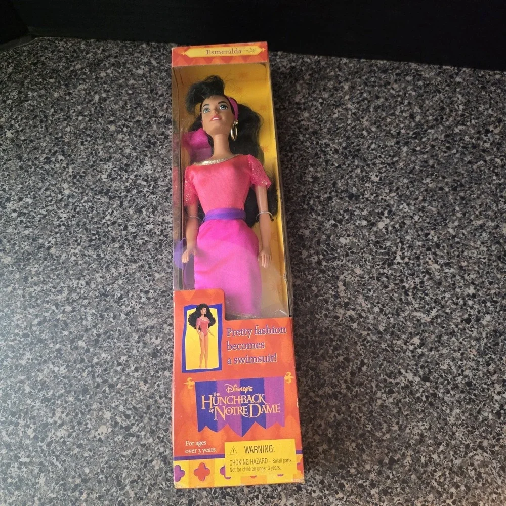 Vintage Disney Hunchback‎ of Notre Dame Esmeralda Doll 1996 Mattel NRFB In Box